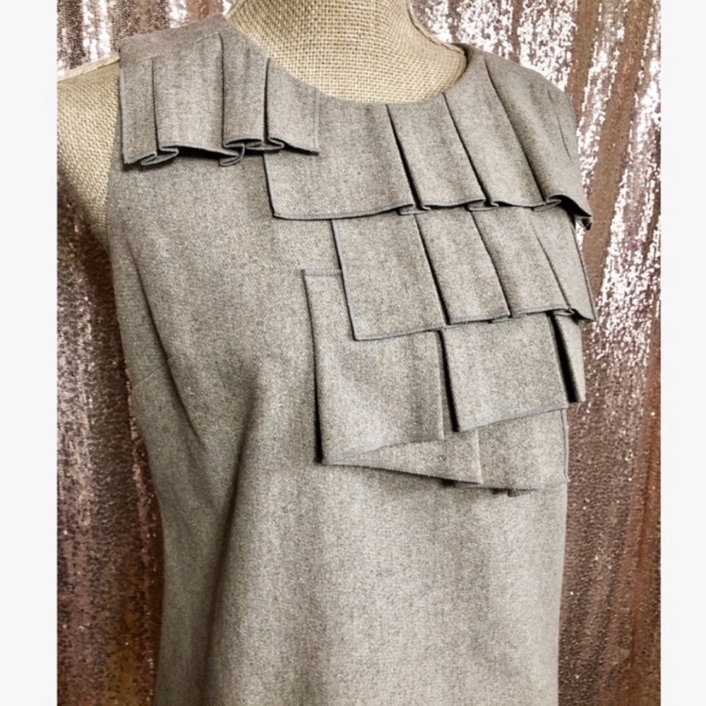 Banana Republic New Tan Metallic Pleated Shell Top - Picture 10 of 12